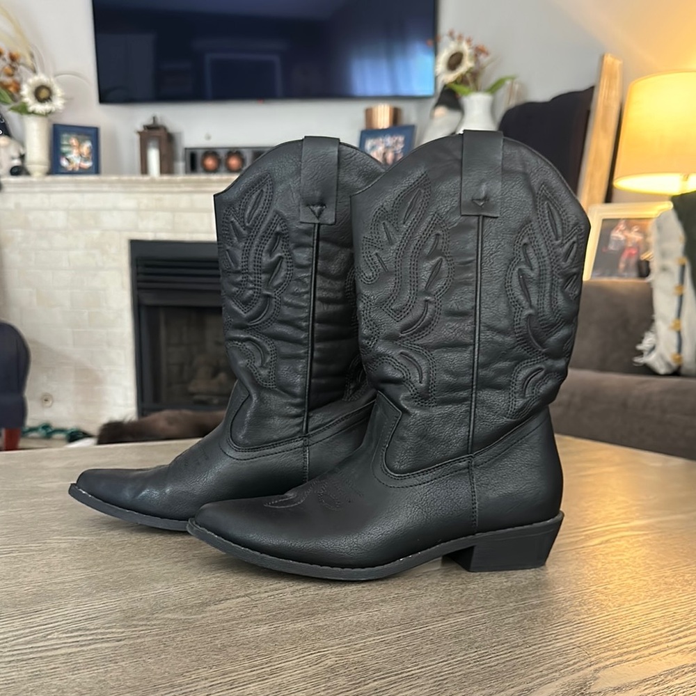 Black Cowboy Boots